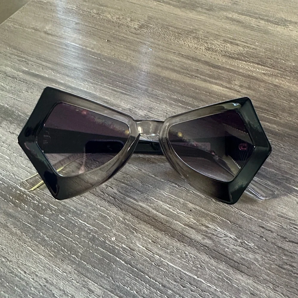 Black Geometric Frame Women's Sunglasses